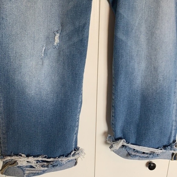 Kancan Destructed Cuff Distressed Cropped Boyfriend Jeans - Picture 3 of 7